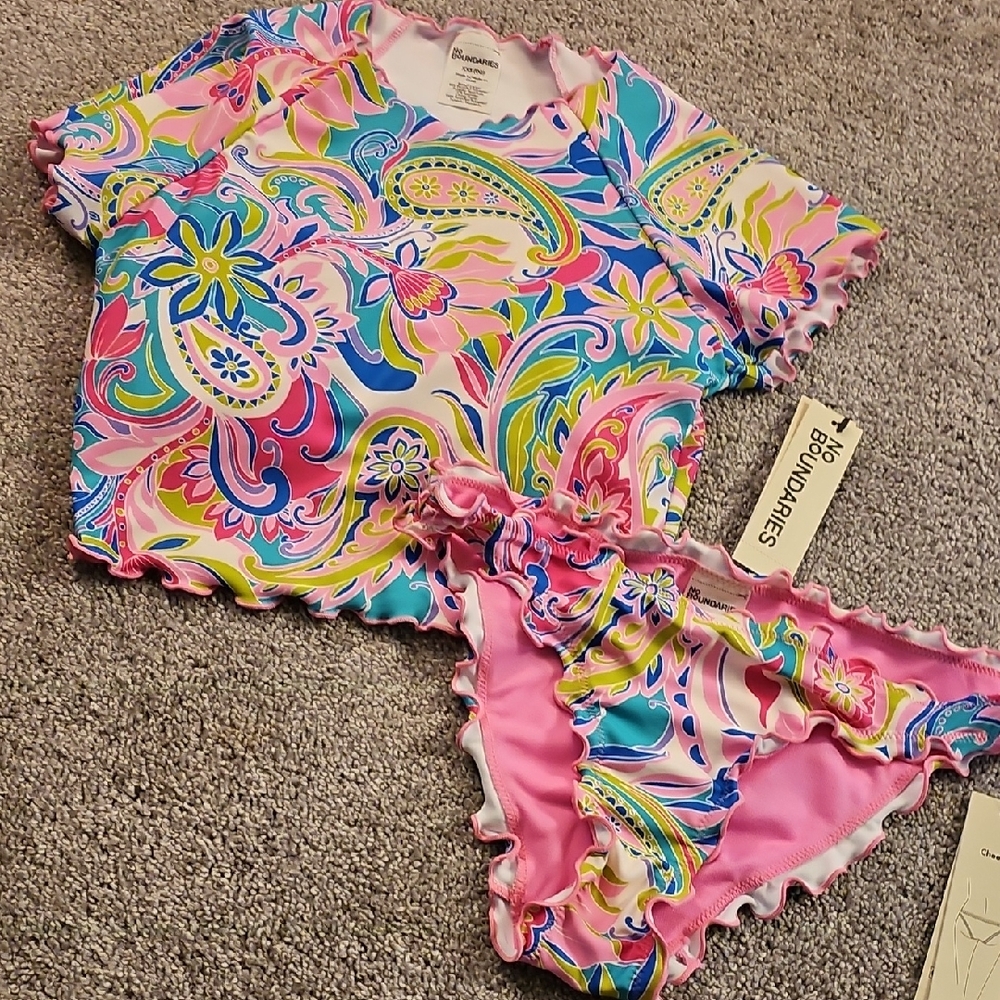 H5🔹️ Colorful Paisley Bikini Set